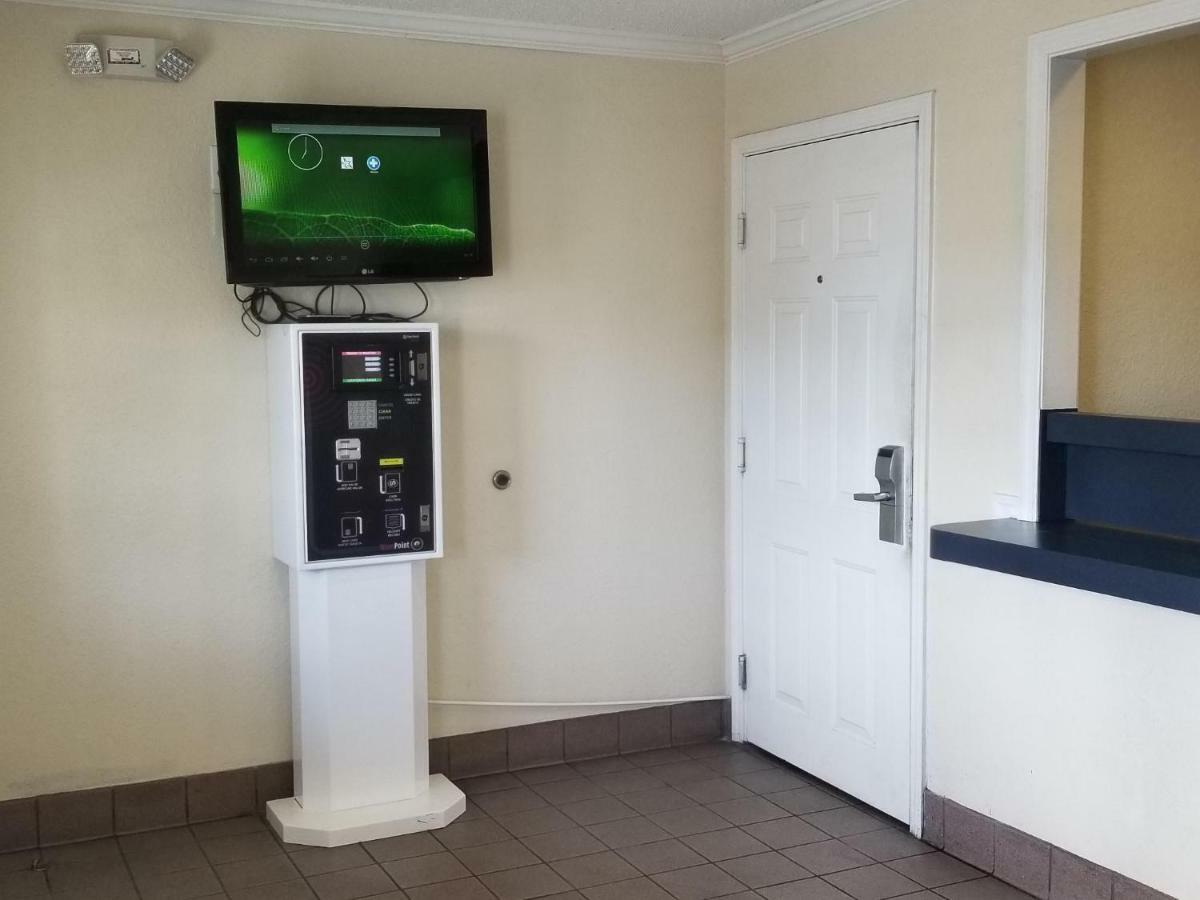 Intown Suites Extended Stay Jacksonville Fl - Beach Blvd Bagian luar foto