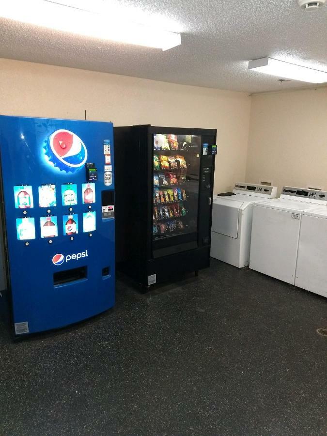 Intown Suites Extended Stay Jacksonville Fl - Beach Blvd Bagian luar foto